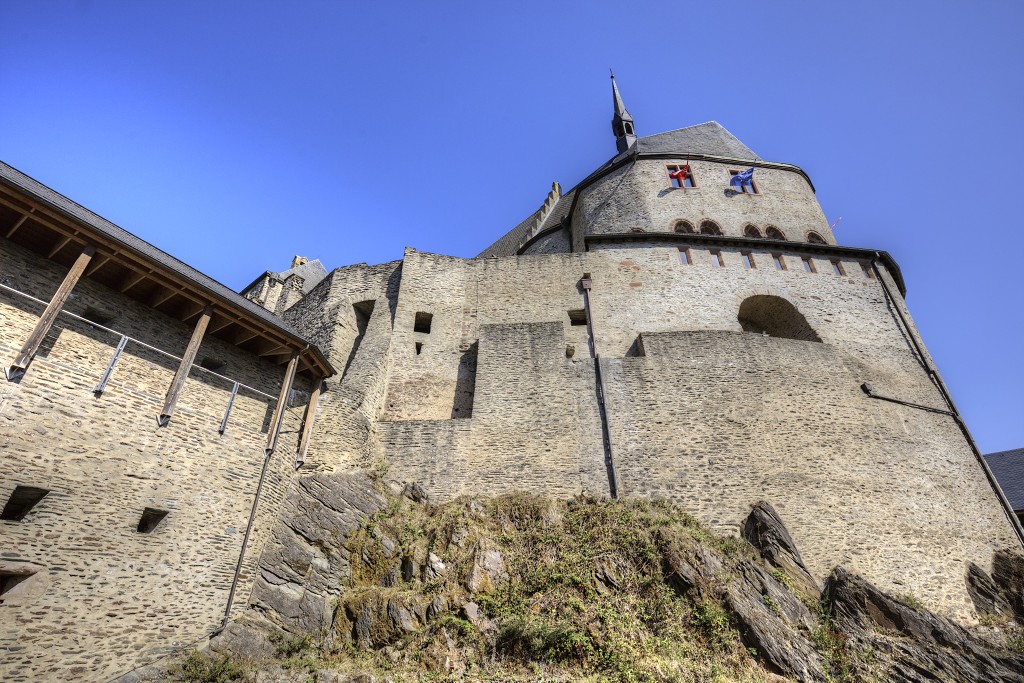 chateau kasteel Bourscheid vianden luxemburg luxembourg burcht ruine slot unesco erfgoed castellum middeleeuwen ardennen karolingische romeinse vesting